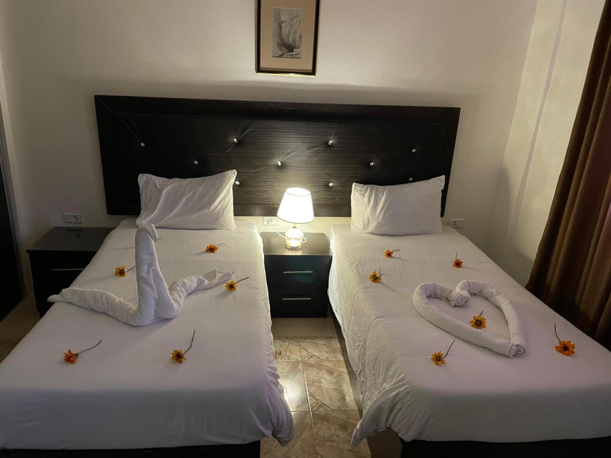 Plaza View Hostel Aţ Ţayyibah 外观 照片